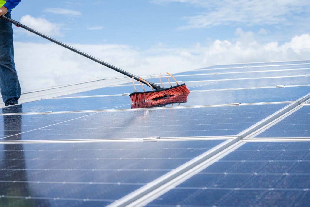 Efigen mantenimiento de paneles solares y sistemas energéticos