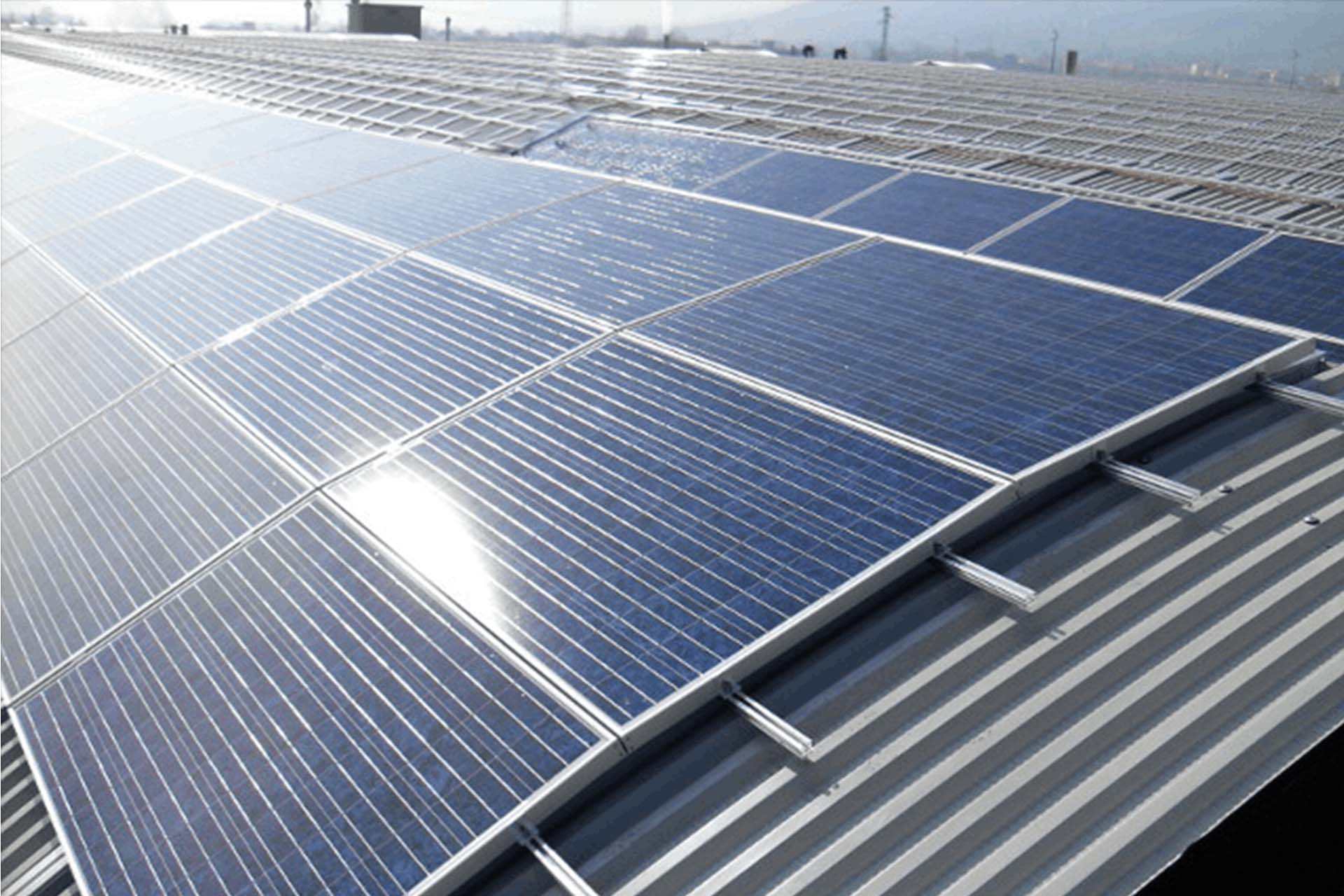 Los Tres Editores autogeneracion solar