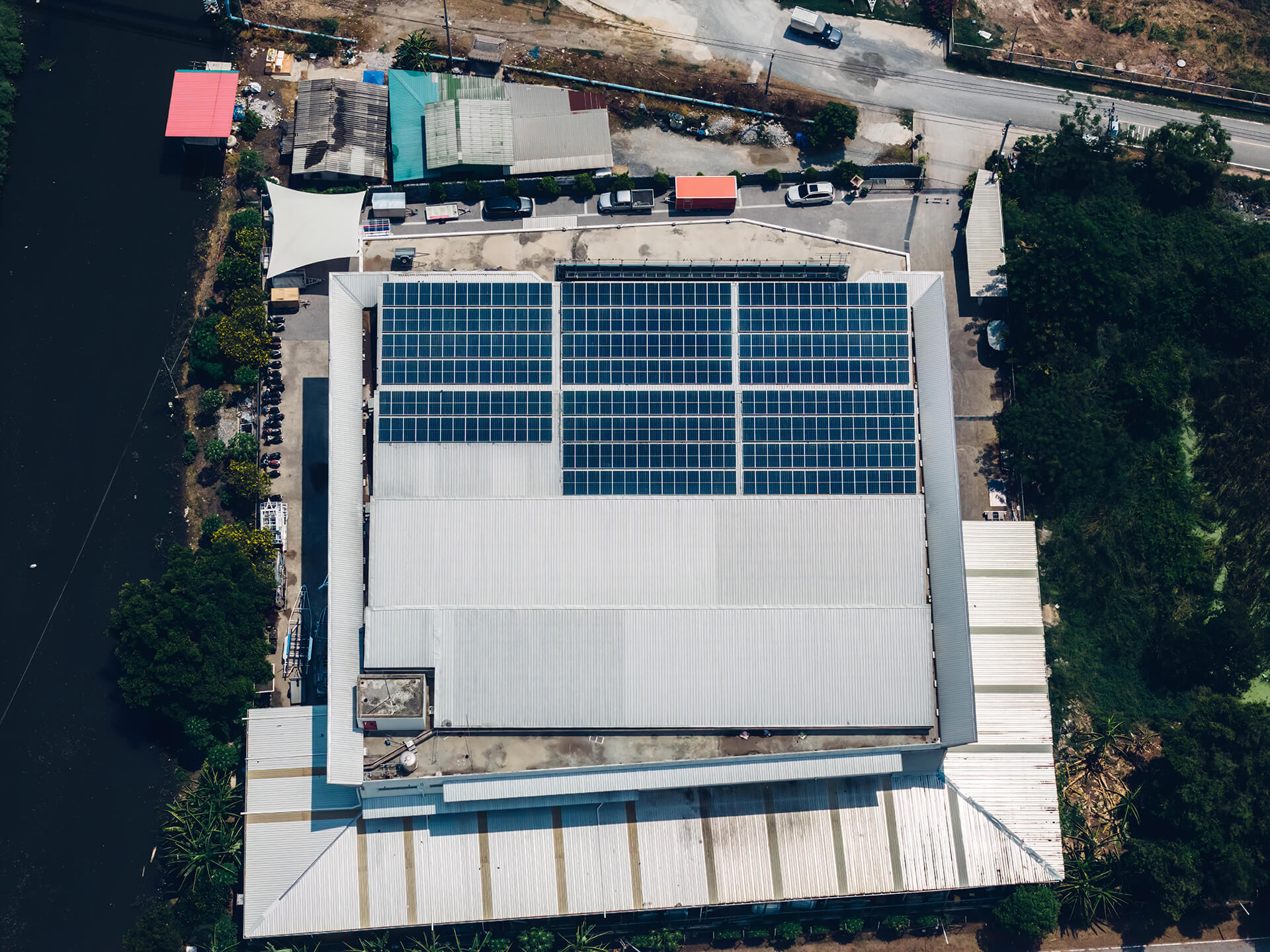 Efigen generación de energía con fuentes renovables para el sector comercial